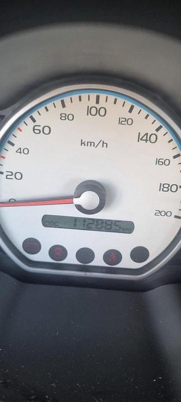 Silver Begagnad 2008 Hyundai i10 Halvkombi | 40 000 kr (Lite dyr) - Bild 1/4