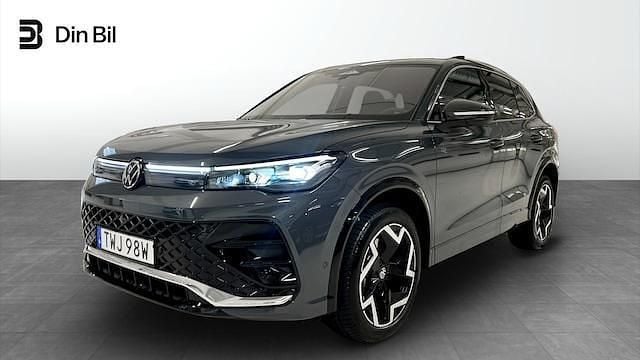 Grå Begagnad 2024 VW Tiguan R-line SUV | 499 900 kr (Dyr) - Bild 1/4