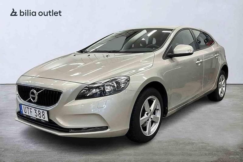 Brun Begagnad 2018 Volvo V40 Kombi | 159 900 kr (Lite dyr) - Bild 1/1