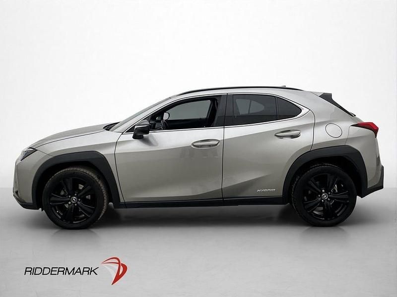 Begagnad Lexus UX 250h 184 HK (135 kW) 2022 Lgrå SUV