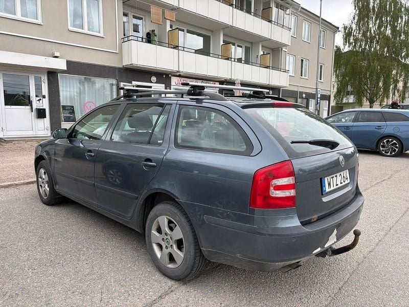 Begagnad 2005 Skoda Octavia Kombi | 5 000 kr (Superpris) - Bild 1/4