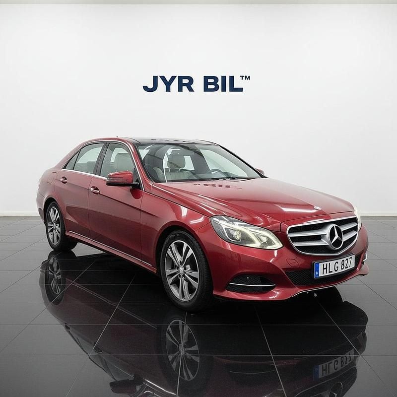 Röd Begagnad 2014 Mercedes E350 Sedan | 229 700 kr (Lite dyr) - Bild 1/4