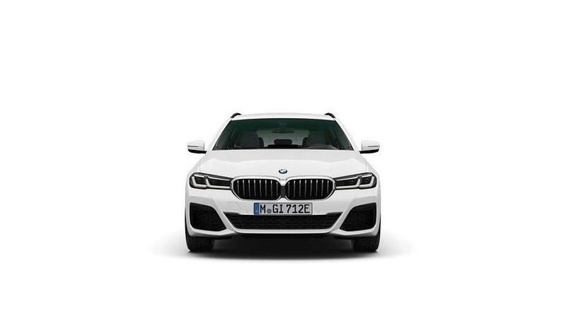 Begagnad BMW 530 M Sport 292 HK (214 kW) 2021 Alpinvit Kombi