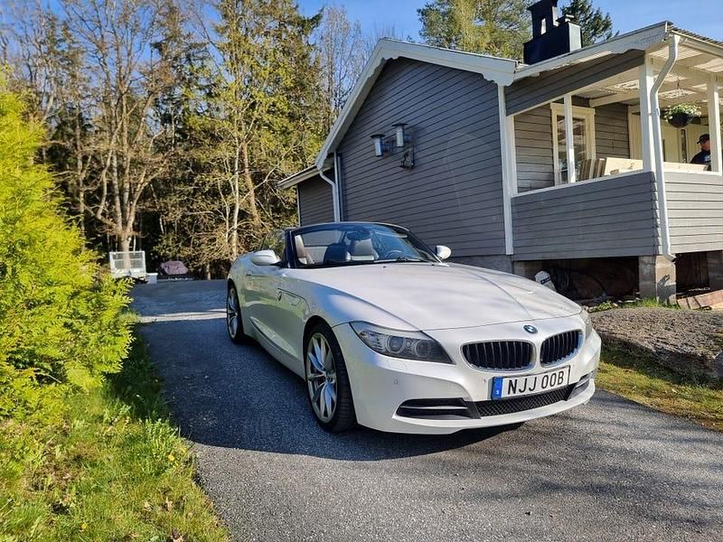 Pärlemo Begagnad 2012 BMW Z4 Comfort Edition Cab | 189 000 kr - Bild 1/4