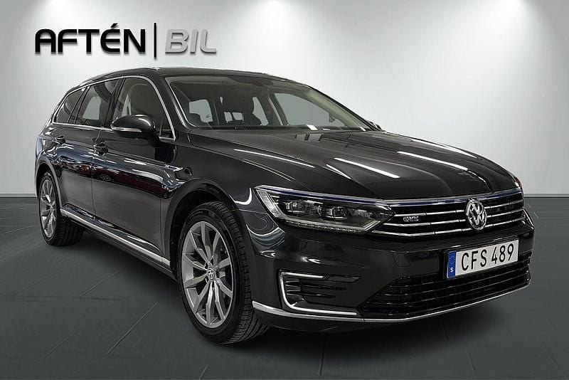 Begagnad VW Passat GTE 218 HK (160 kW) 2018 Grå Kombi