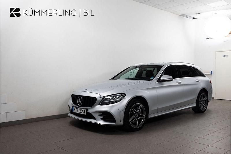 Silver Begagnad 2019 Mercedes C220 AMG Kombi | 299 900 kr (Marknadspris) - Bild 1/4