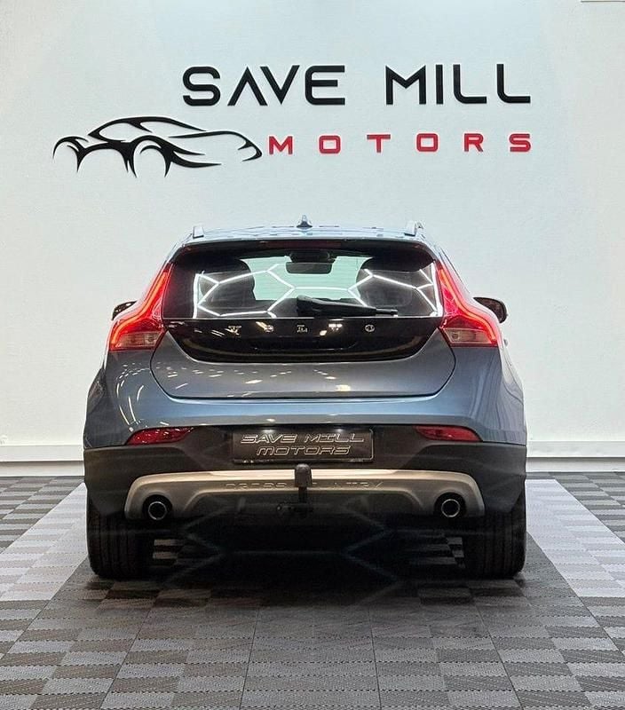 Begagnad Volvo V40 CC 200 HK (147 kW) 2016 Blå Kombi