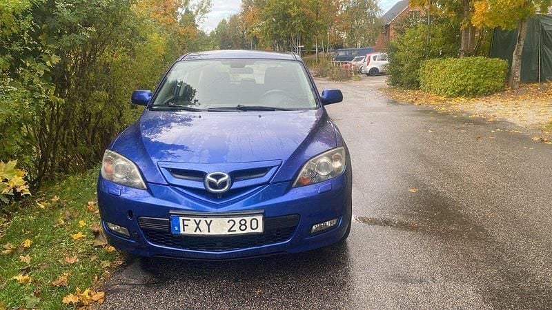 Blå Begagnad 2008 Mazda 3 Inclusive Halvkombi | 17 000 kr (Marknadspris) - Bild 1/4
