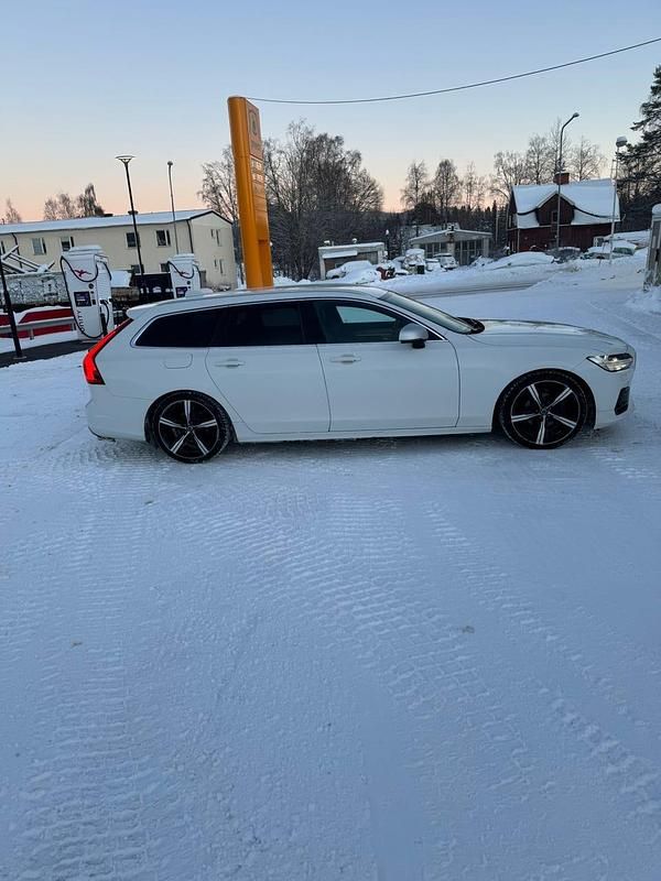 Begagnad 2019 Volvo V90 Kombi | 235 000 kr (Dyr) - Bild 1/4