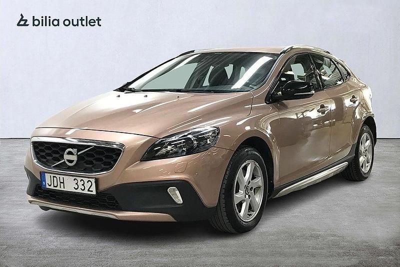 Brun Begagnad 2013 Volvo V40 Momentum Halvkombi | 109 900 kr (Bra pris) - Bild 1/3