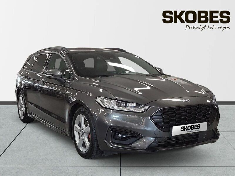 Grå Begagnad 2022 Ford Mondeo ST-Line Kombi | 279 400 kr (Lite dyr) - Bild 1/4