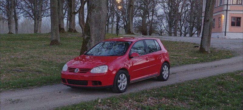 Röd Begagnad 2007 VW Golf V Trendline Halvkombi | 15 000 kr (Bra pris) - Bild 1/4