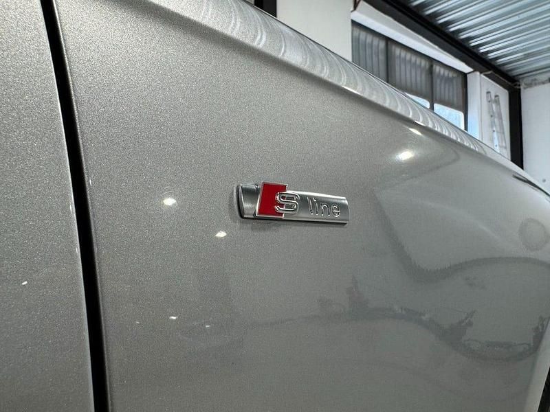 Begagnad Audi A4 S-Line 150 HK (110 kW) 2015 Silver Kombi