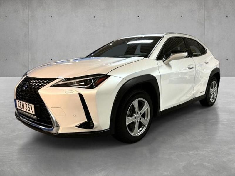 Vit Begagnad 2019 Lexus UX 250h E-FOUR SUV | 249 900 kr (Marknadspris) - Bild 1/4