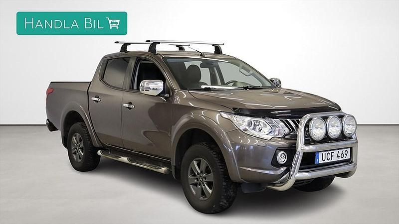 Begagnad Mitsubishi L200 2016 Brun Pickup
