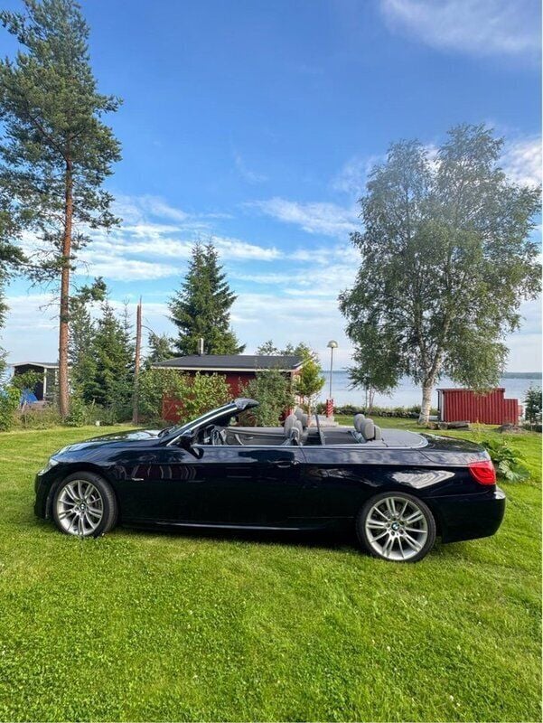 Svart Begagnad 2011 BMW 335 Cabriolet Comfort Edition Cab | 269 000 kr (Bra pris) - Bild 1/4