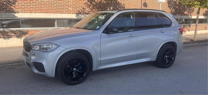 Silver Begagnad 2017 BMW X5 M Sport SUV | 375 000 kr (Marknadspris) - Bild 1/4