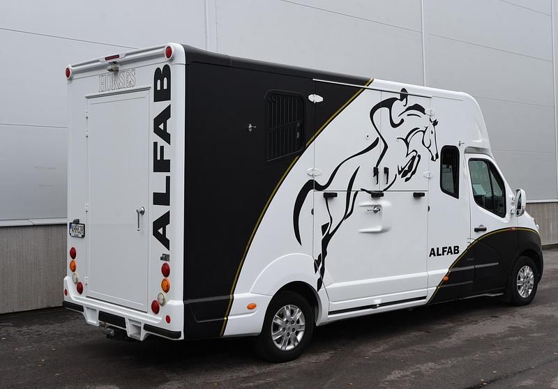 Begagnad Renault Master 170 HK (125 kW) 2019 Vit Pickup