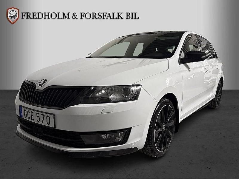 Vit Begagnad 2016 Skoda Rapid Monte Carlo Halvkombi | 89 900 kr (Marknadspris) - Bild 1/4