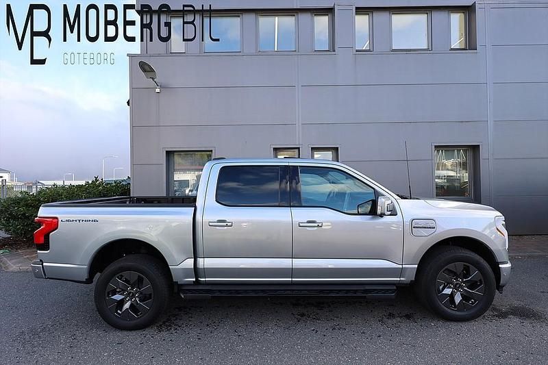 Silver Begagnad 2023 Ford F-150 Extended Range Pickup | 1 299 900 kr (Lite dyr) - Bild 1/3