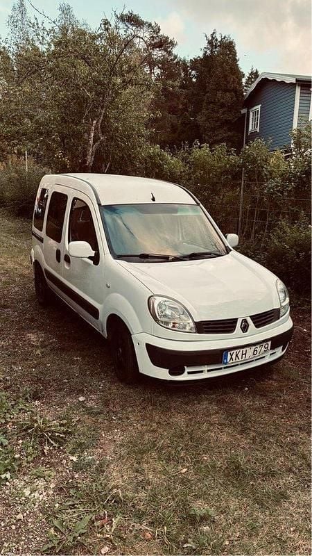 Vit Begagnad 2006 Renault Kangoo Minibuss | 29 500 kr (Bra pris) - Bild 1/4