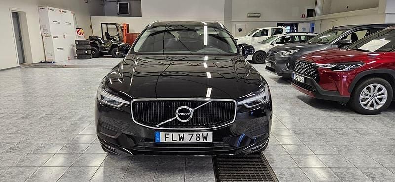 Svart Begagnad 2020 Volvo XC60 Momentum SUV | 369 000 kr (Marknadspris) - Bild 1/4