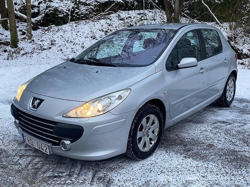 Grå Begagnad 2007 Peugeot 307 Halvkombi | 59 900 kr (Dyr) - Bild 1/4