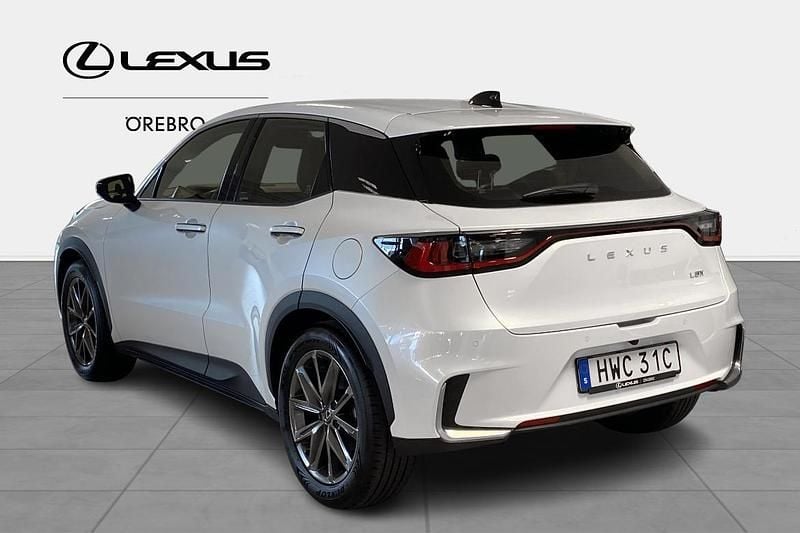 Begagnad Lexus LBX 138 HK (101 kW) 2024 Vit SUV