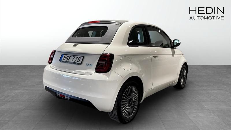 Begagnad Fiat 500e Icon 86 kW (118 HK) 2022 Vit Halvkombi