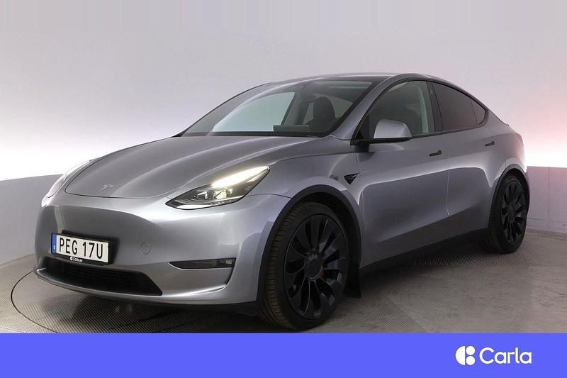 Grå Begagnad 2024 Tesla Model Y Performance SUV | 544 900 kr - Bild 1/4