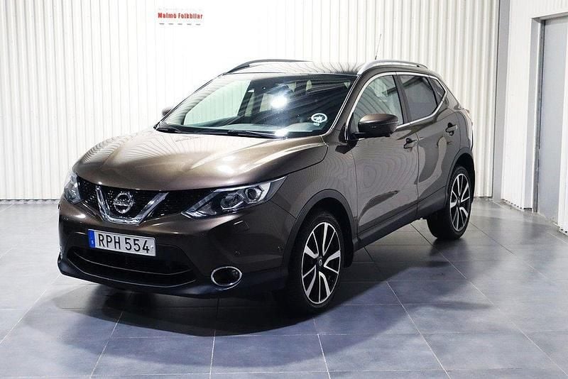 Brun Begagnad 2016 Nissan Qashqai SUV | 139 900 kr (Marknadspris) - Bild 1/4