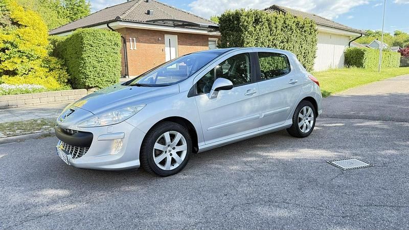 Grå Begagnad 2009 Peugeot 308 Halvkombi | 24 900 kr (Bra pris) - Bild 1/4