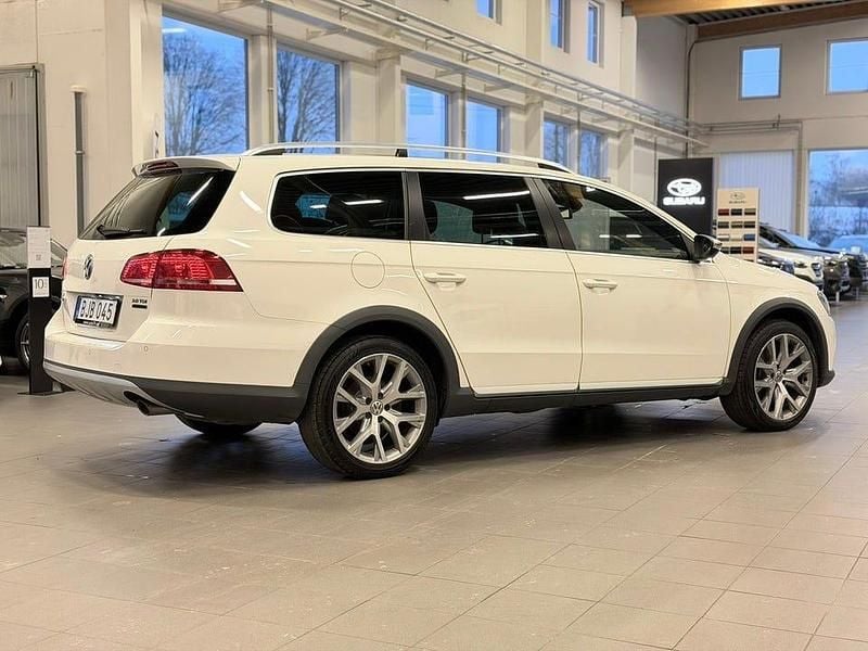 Begagnad VW Passat Alltrack 177 HK (130 kW) 2014 Vit Kombi