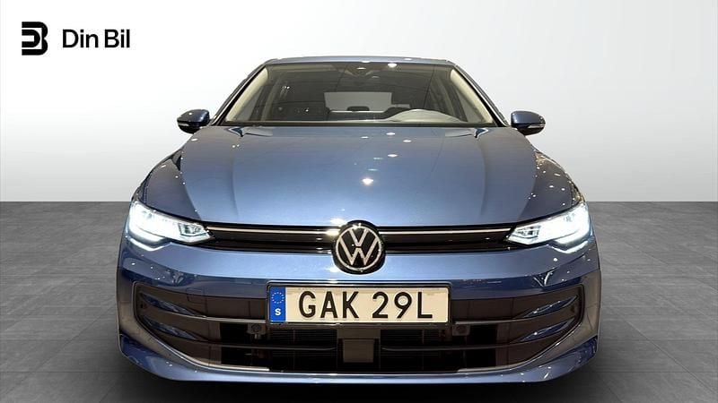 Begagnad VW Golf VIII Edition 150 HK (110 kW) 2024 Anemone blue metallic Halvkombi