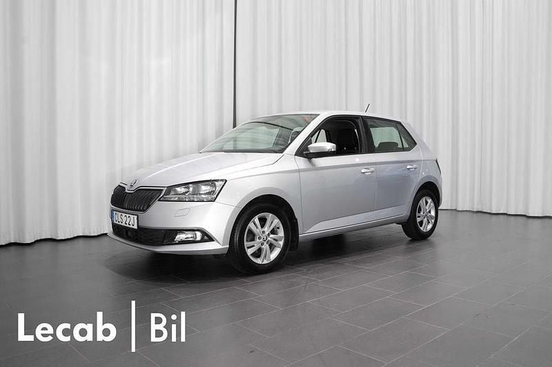 Silver (brilliant silver metallic) Begagnad 2019 Skoda Fabia Halvkombi | 114 500 kr (Marknadspris) - Bild 1/4