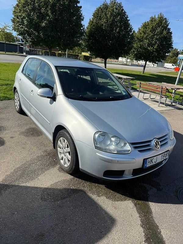 Begagnad 2008 VW Golf VI Halvkombi | 25 000 kr (Marknadspris) - Bild 1/4