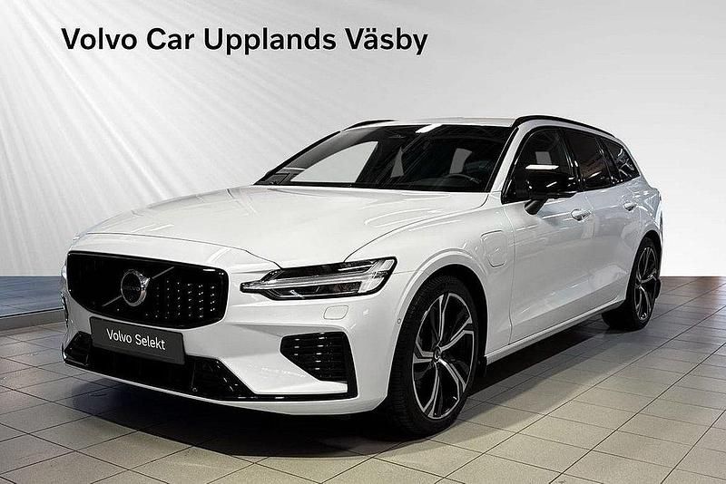 Vit Begagnad 2024 Volvo V60 Plus Kombi | 479 900 kr (Marknadspris) - Bild 1/3