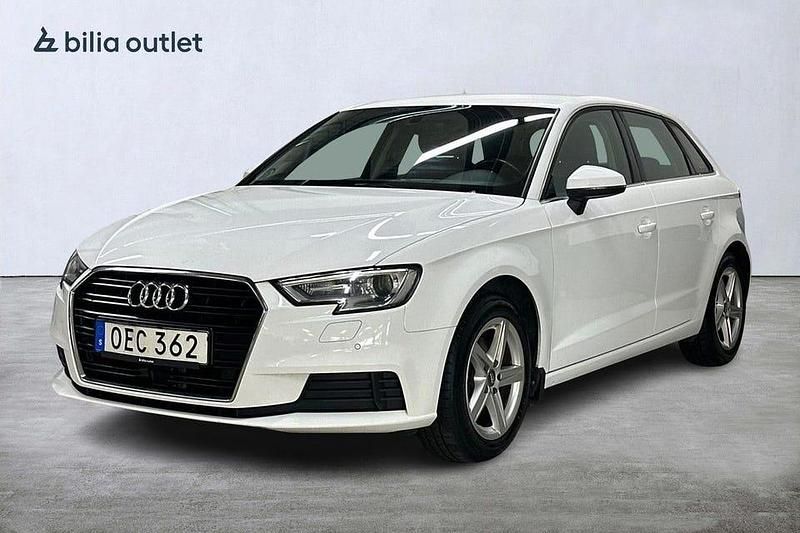 Vit Begagnad 2016 Audi A3 Sportback Comfort Halvkombi | 109 900 kr (Marknadspris) - Bild 1/3