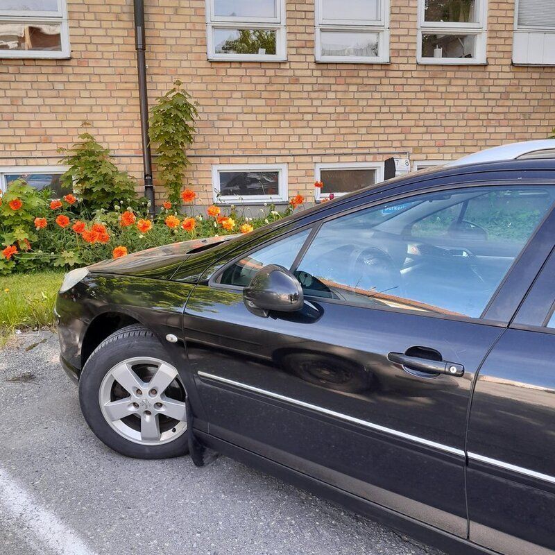Svart Begagnad 2010 Peugeot 407 Kombi | 36 000 kr - Bild 1/4