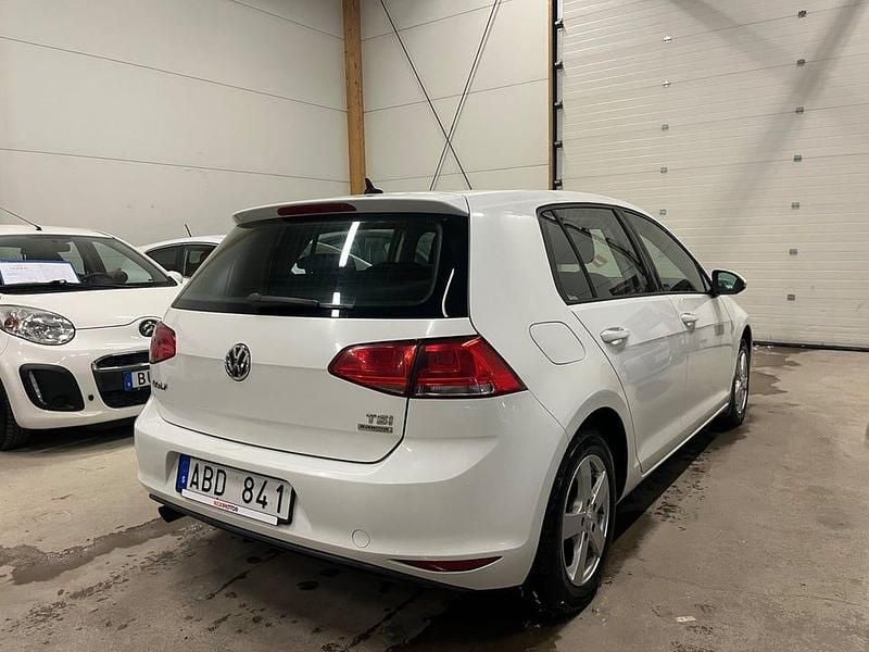 Begagnad VW Golf VII 105 HK (77 kW) 2013 Vit Halvkombi
