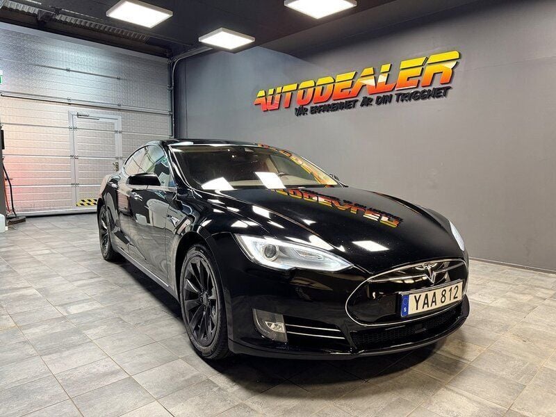Svart Begagnad 2015 Tesla Model S Sedan | 169 900 kr (Superpris) - Bild 1/4