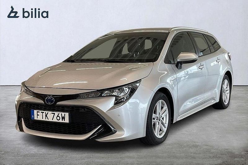 Silver Begagnad 2019 Toyota Corolla Active Kombi | 199 900 kr (Marknadspris) - Bild 1/4