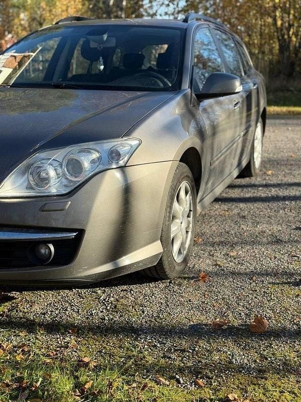 Grå Begagnad 2008 Renault Laguna GrandTour Kombi | 32 000 kr (Bra pris) - Bild 1/4