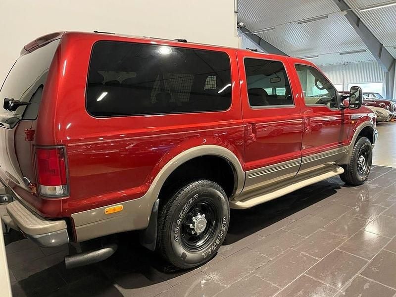Begagnad Ford Excursion 238 HK (175 kW) 2000 Röd SUV
