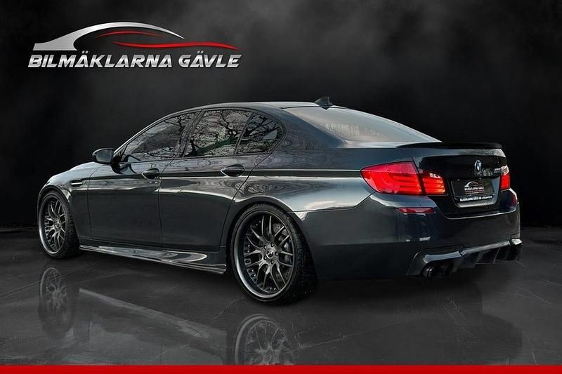 Begagnad BMW M5 Shadowline 560 HK (411 kW) 2012 Mörkgrå Sedan