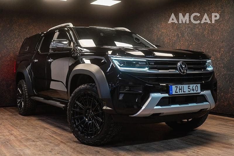 Svart Begagnad 2023 VW Amarok Pickup | 699 500 kr (Lite dyr) - Bild 1/4