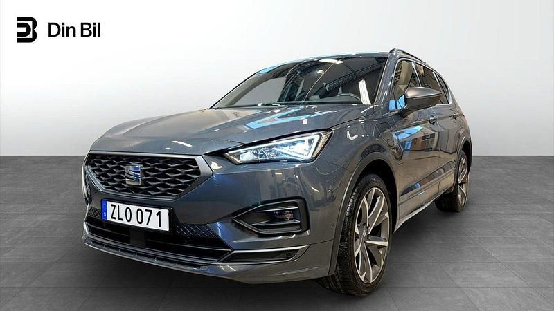 Grå Begagnad 2023 Seat Tarraco FR SUV | 389 900 kr (Bra pris) - Bild 1/4