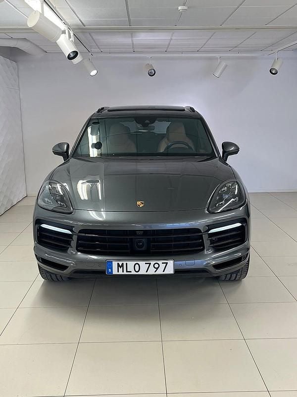 Begagnad Porsche Cayenne 468 HK (344 kW) 2021 Grå SUV