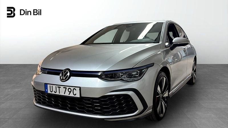 Silver Begagnad 2020 VW Golf VIII GTE Halvkombi | 289 900 kr (Marknadspris) - Bild 1/4