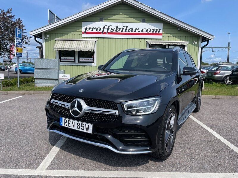 Svart Begagnad 2021 Mercedes GLC220 AMG line SUV | 469 900 kr (Lite dyr) - Bild 1/4